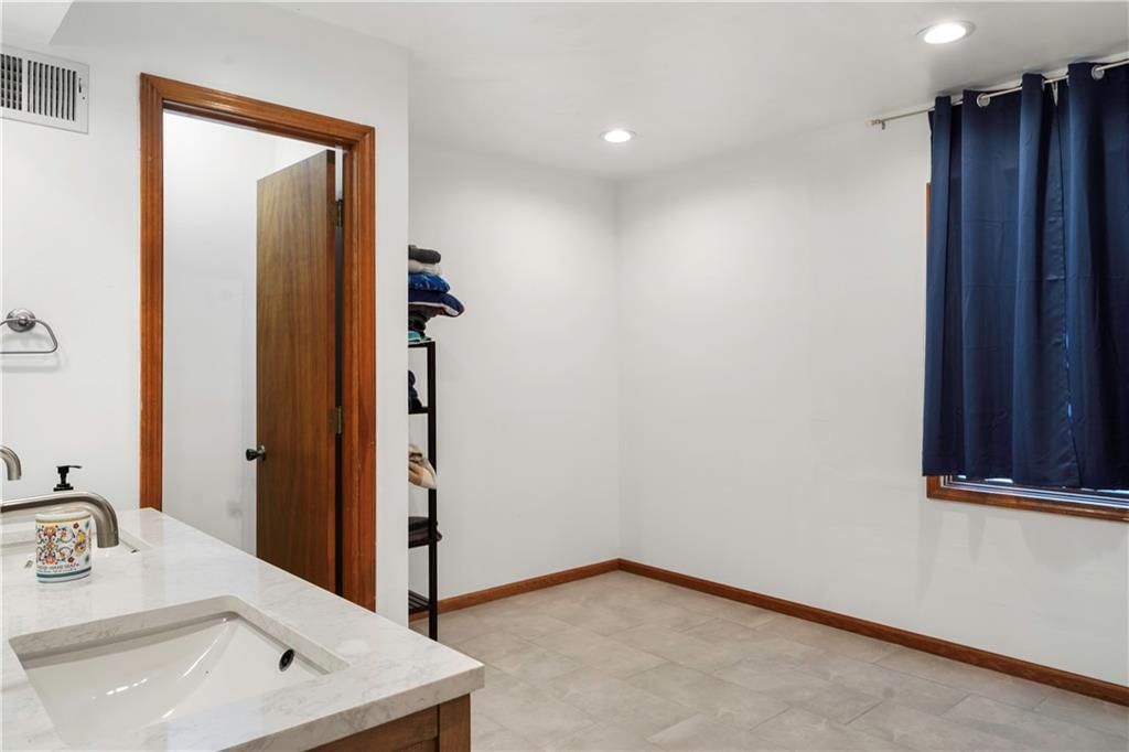 1120 NW Heatherwood Drive NW — photo 17