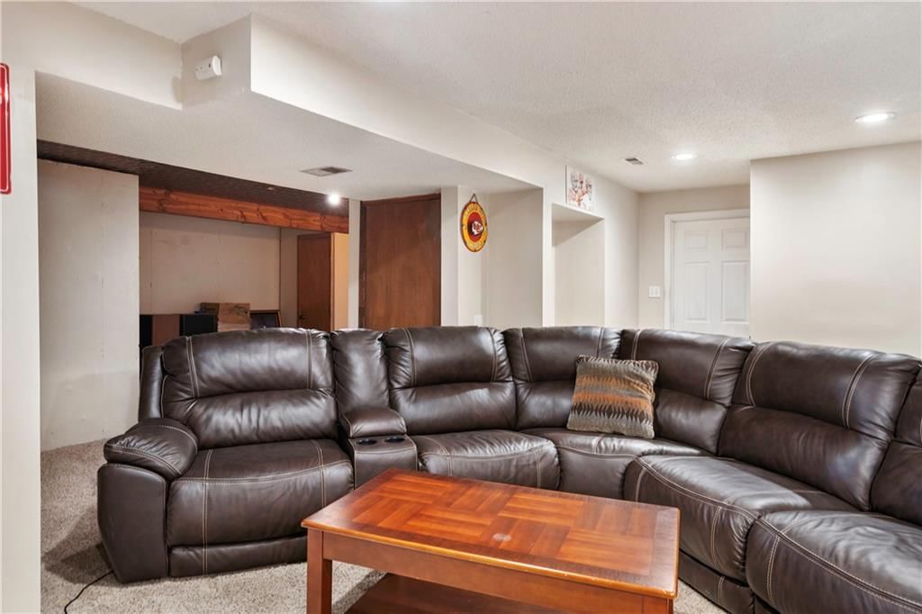 1120 NW Heatherwood Drive NW — photo 26