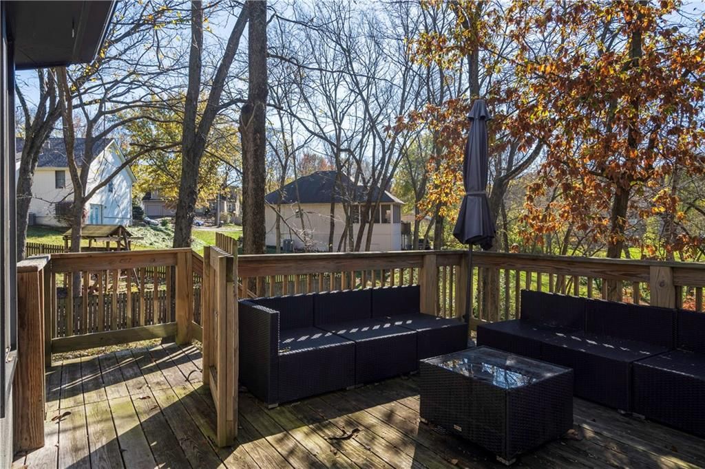 1120 NW Heatherwood Drive NW — photo 30