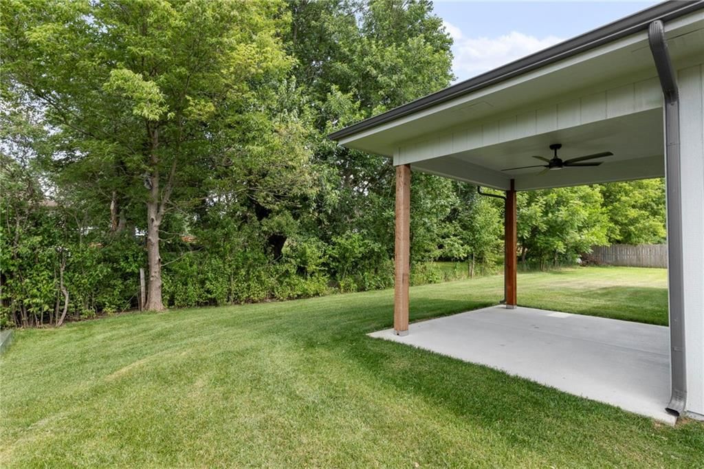 Photo 21 of 22 - 15905 S Lindenwood Drive