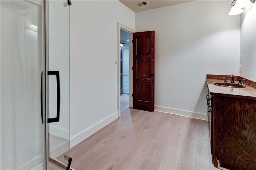 4943 Ward Parkway — photo 53