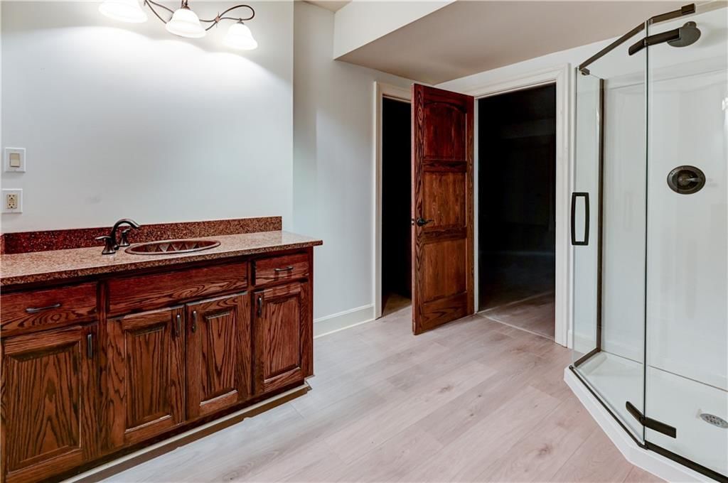 4943 Ward Parkway — photo 54