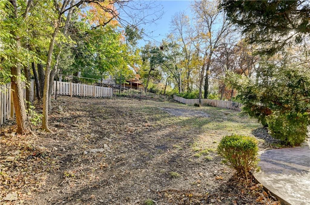 4943 Ward Parkway — photo 59