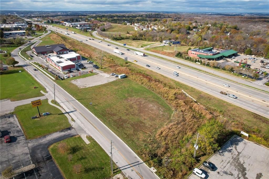 2401 NW South Outer Road — photo 3
