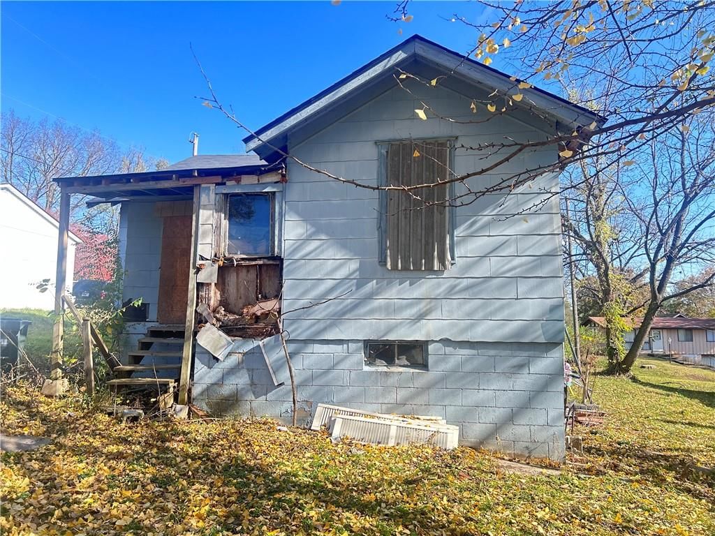 Photo 2 of 13 - 1830 S CRESCENT Avenue