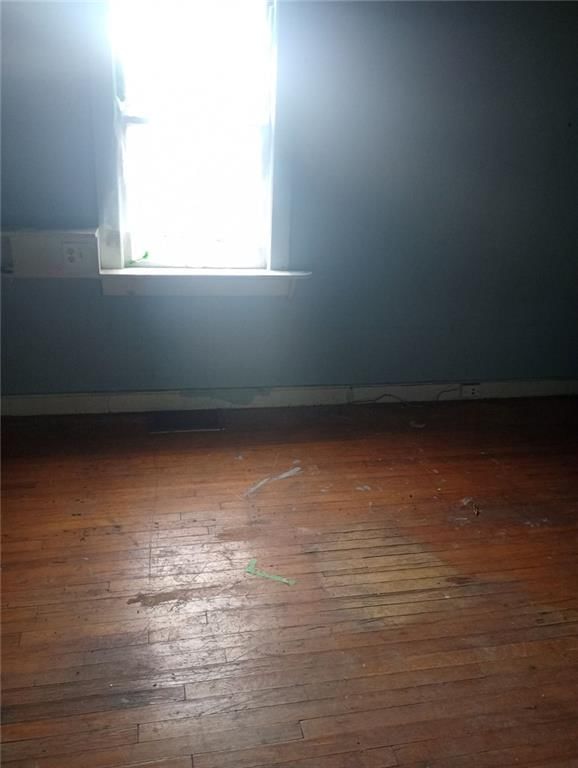 Photo 7 of 13 - 1830 S CRESCENT Avenue