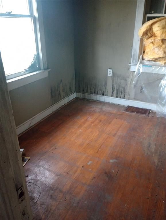 Photo 9 of 13 - 1830 S CRESCENT Avenue
