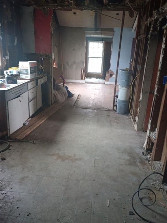 Photo 10 of 13 - 1830 S CRESCENT Avenue