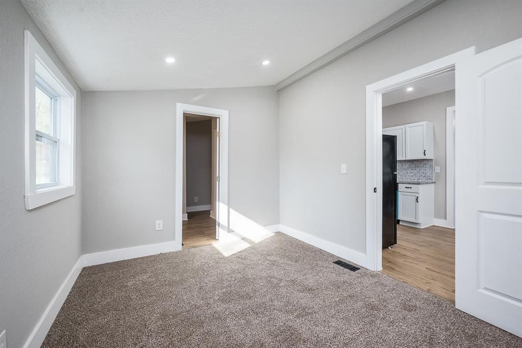 559 Middle Street — photo 10