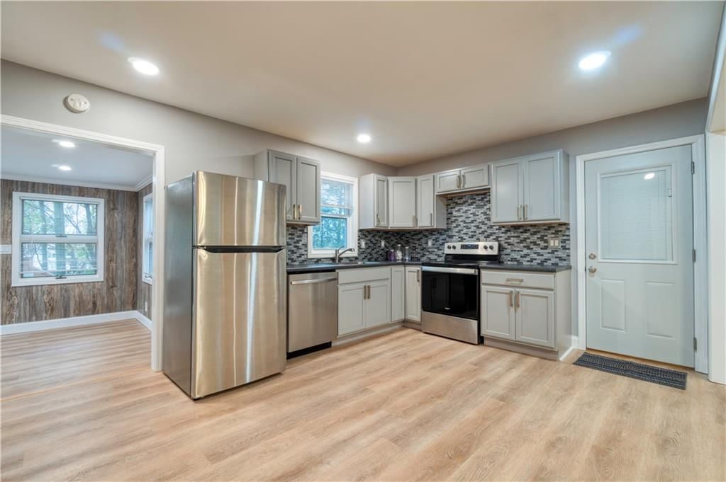 6107 W 58th Street — photo 8