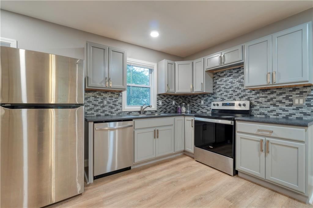 6107 W 58th Street — photo 9