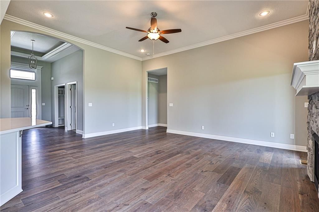 10220 N Winchester Avenue — photo 8