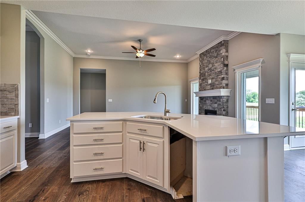 10220 N Winchester Avenue — photo 11