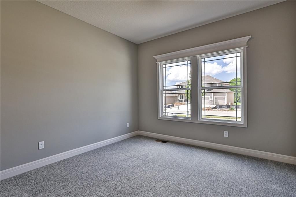 10220 N Winchester Avenue — photo 22