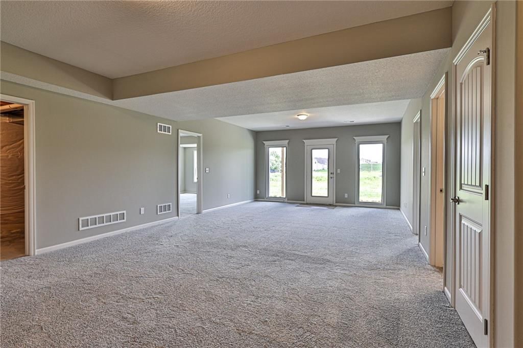 10220 N Winchester Avenue — photo 24