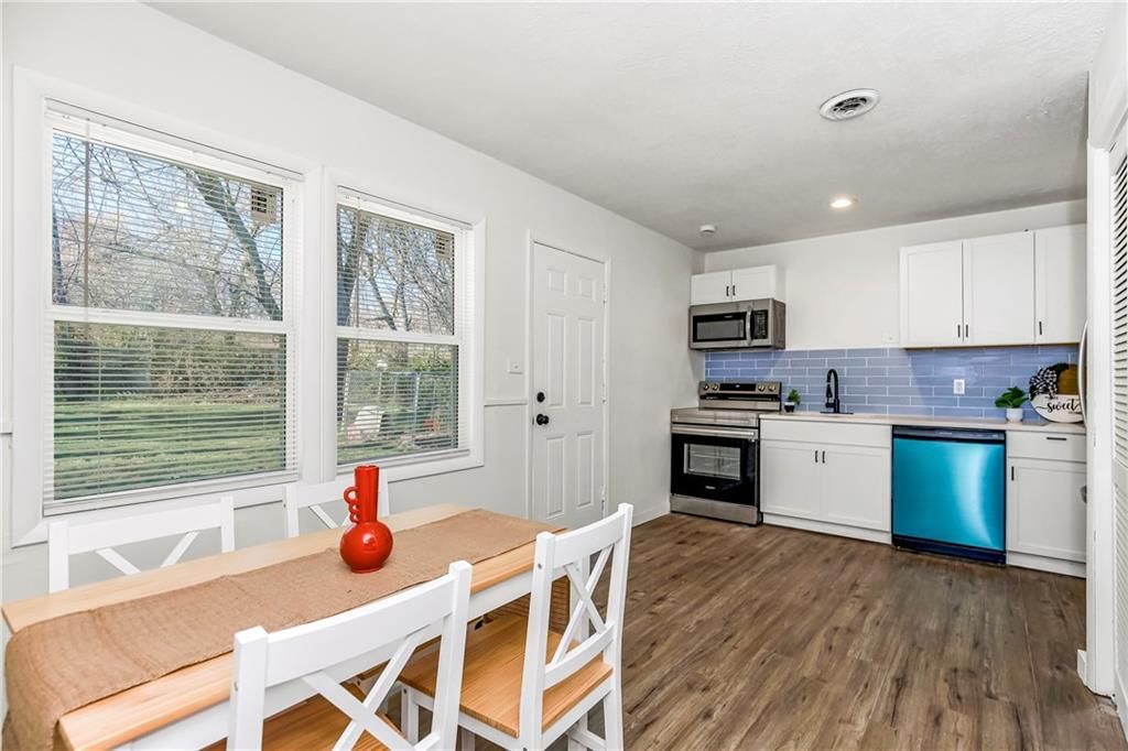 10802 Ewing Avenue — photo 7