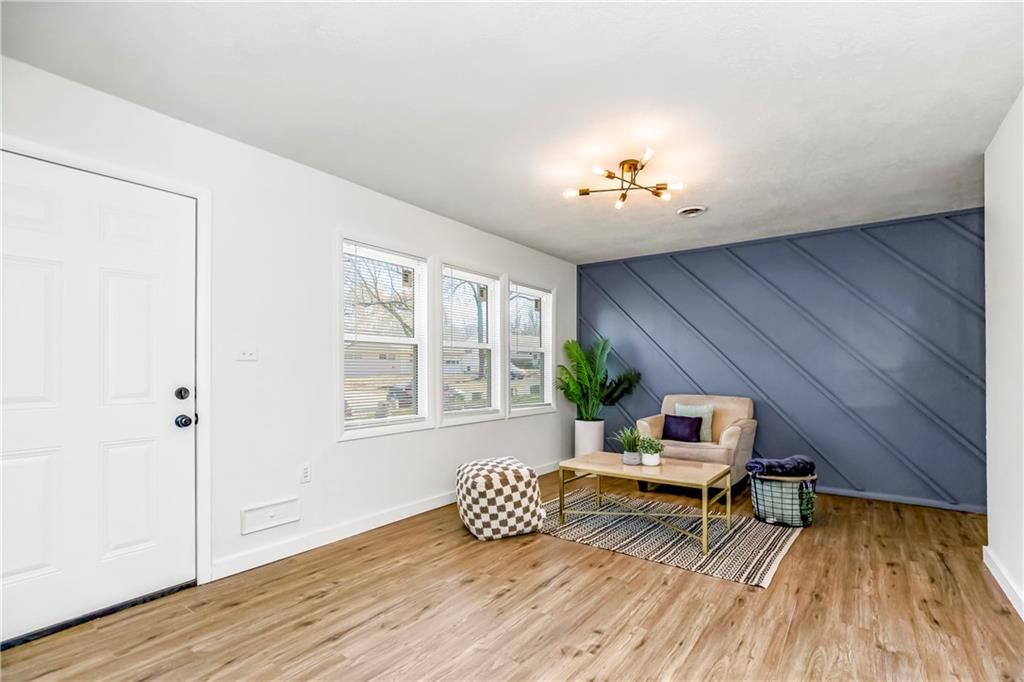 10802 Ewing Avenue — photo 10