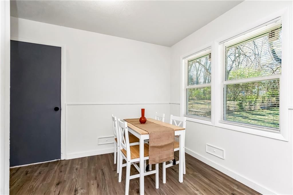 10802 Ewing Avenue — photo 14