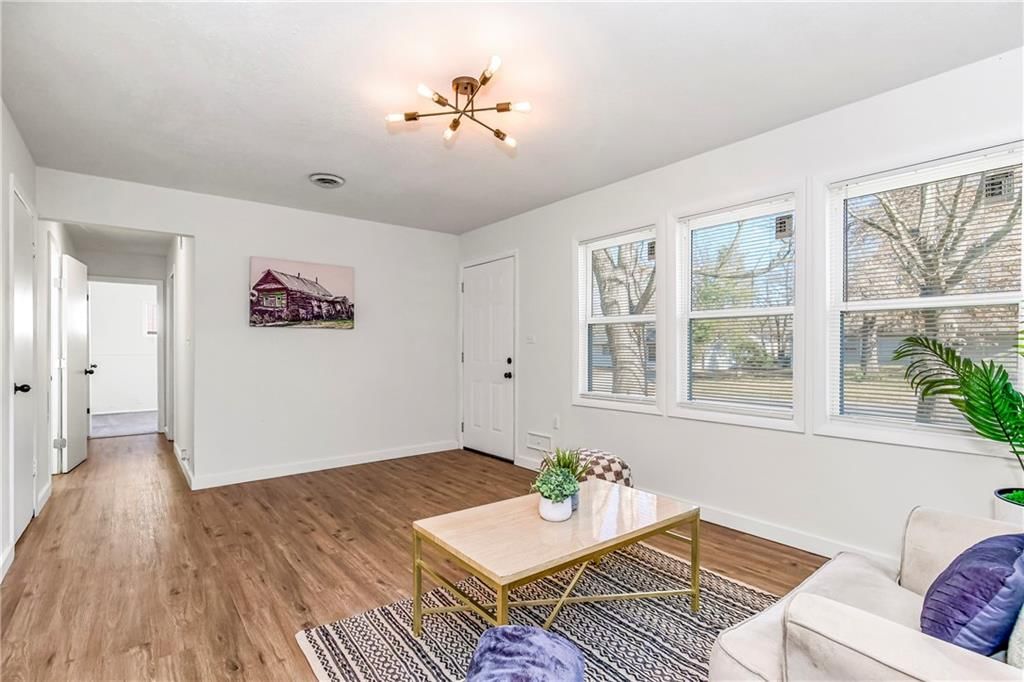 10802 Ewing Avenue — photo 15