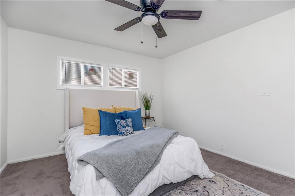 10802 Ewing Avenue — photo 24