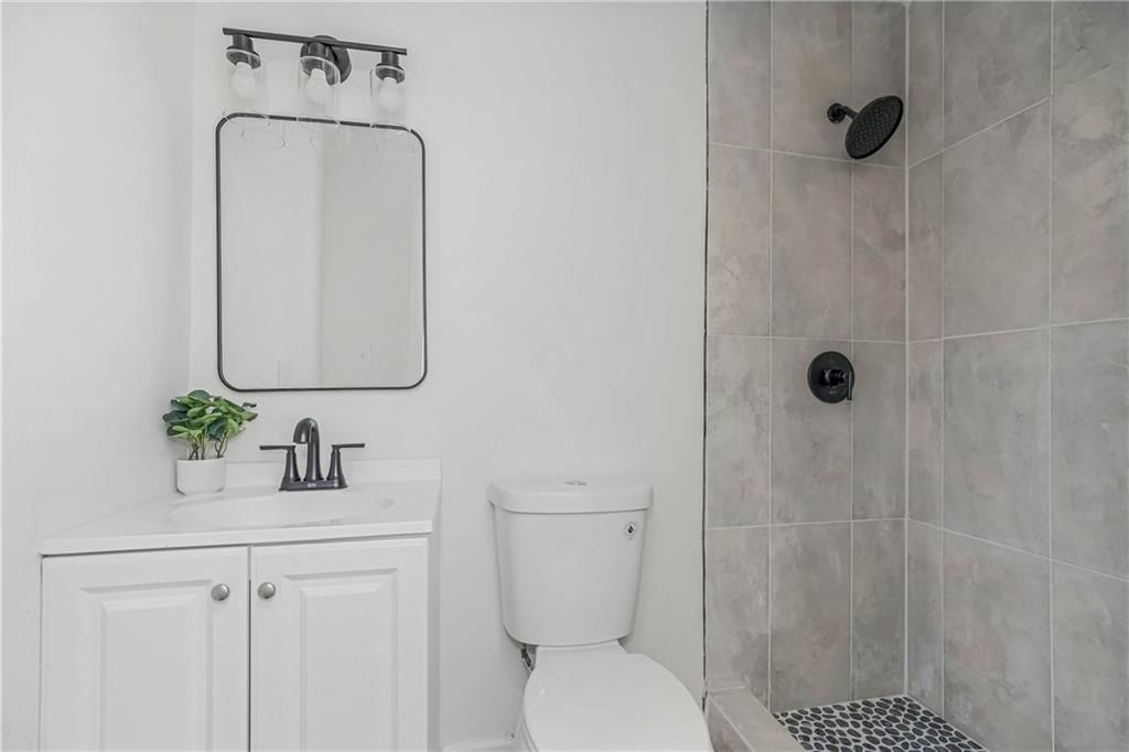 10802 Ewing Avenue — photo 26