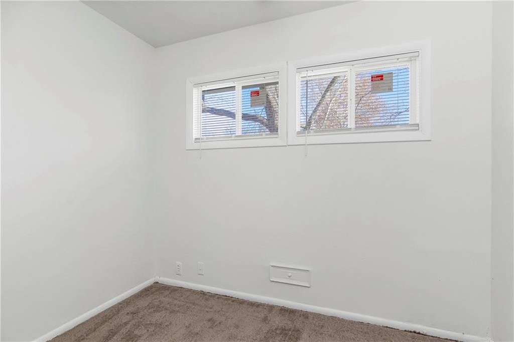 10802 Ewing Avenue — photo 28