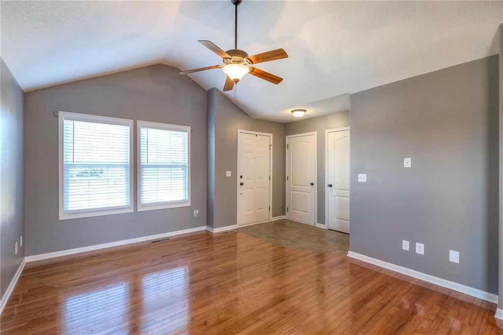 729 SW Tisha Lane — photo 5