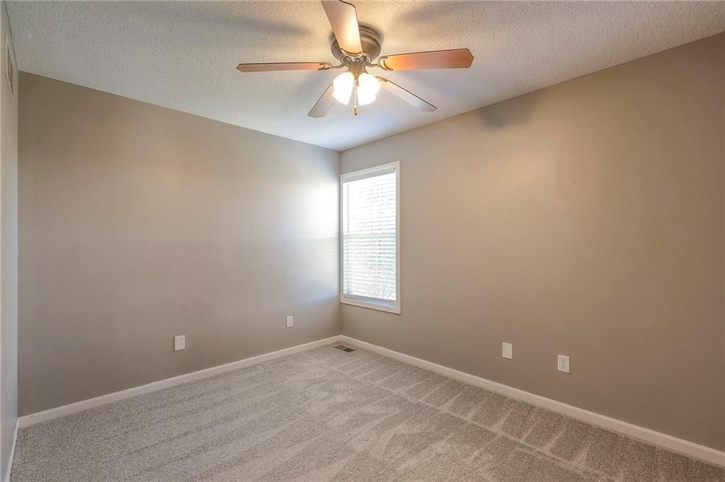 729 SW Tisha Lane — photo 24