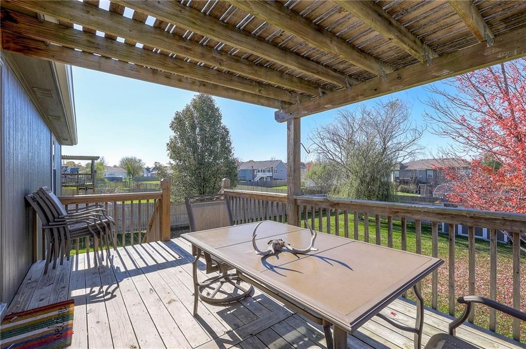 729 SW Tisha Lane — photo 36
