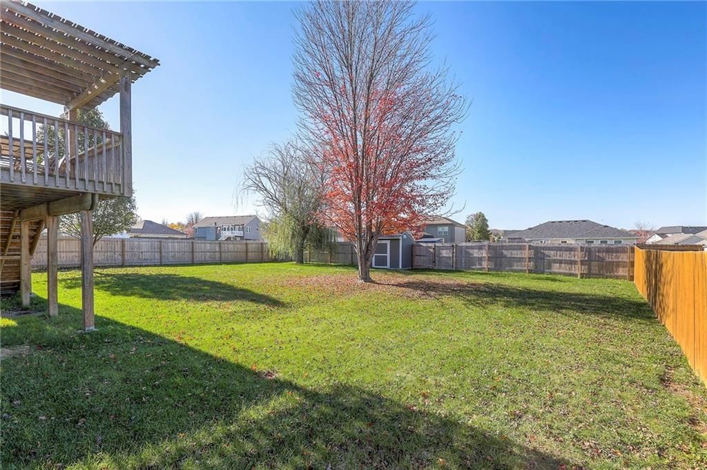 729 SW Tisha Lane — photo 37