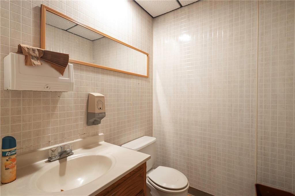 116 W 19TH Street — photo 15
