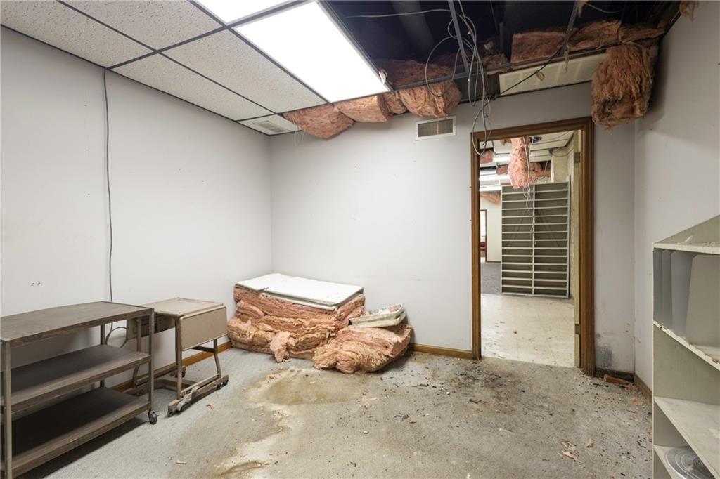 116 W 19TH Street — photo 27