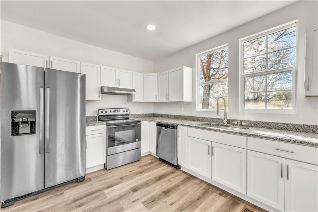 306 N Olive Street — photo 20