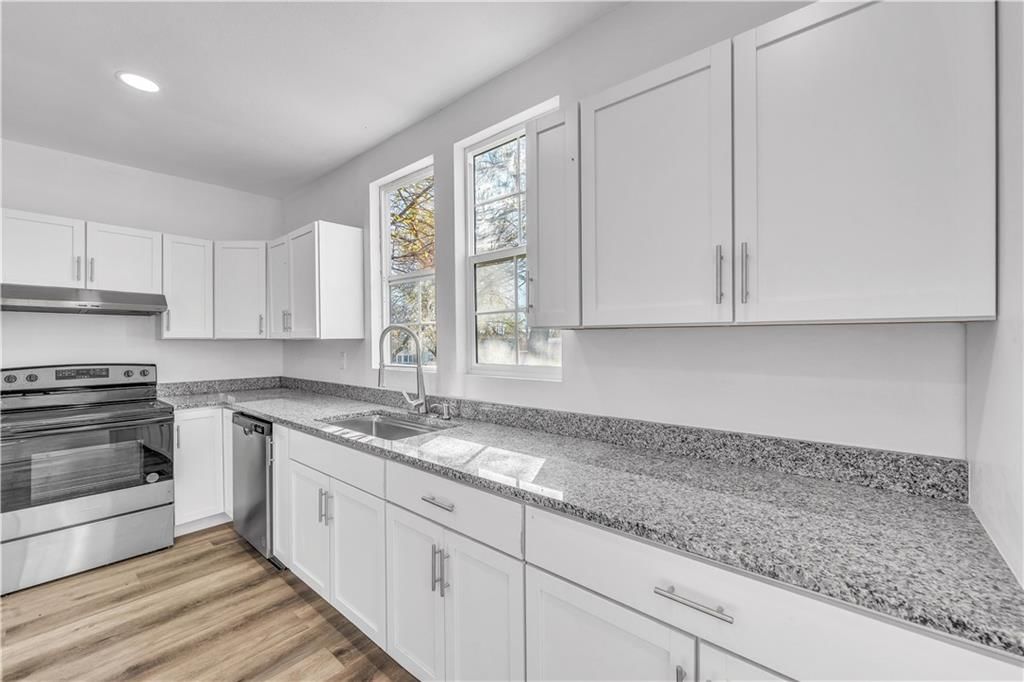 306 N Olive Street — photo 23