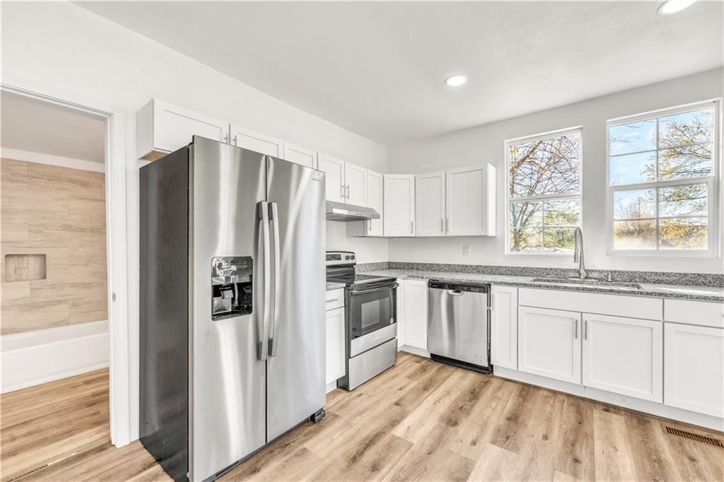306 N Olive Street — photo 27