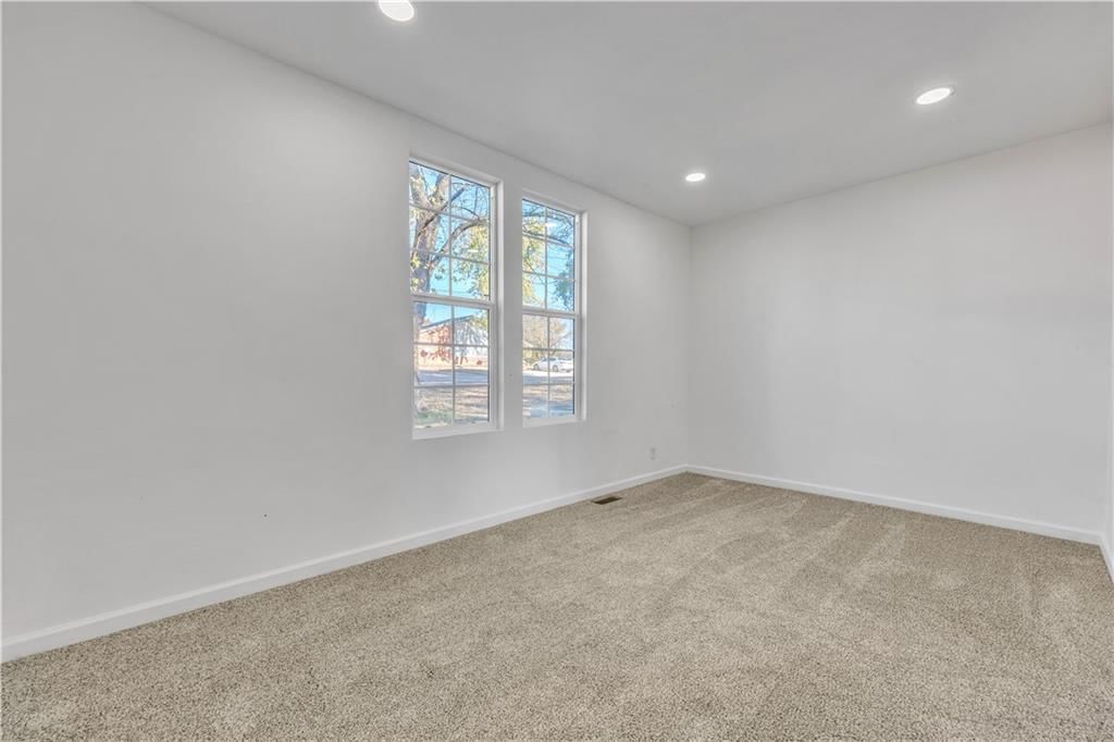 306 N Olive Street — photo 38