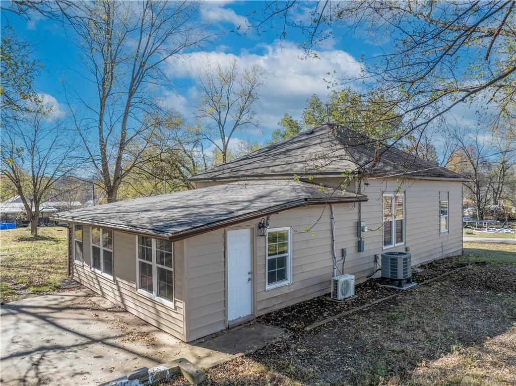 306 N Olive Street — photo 71