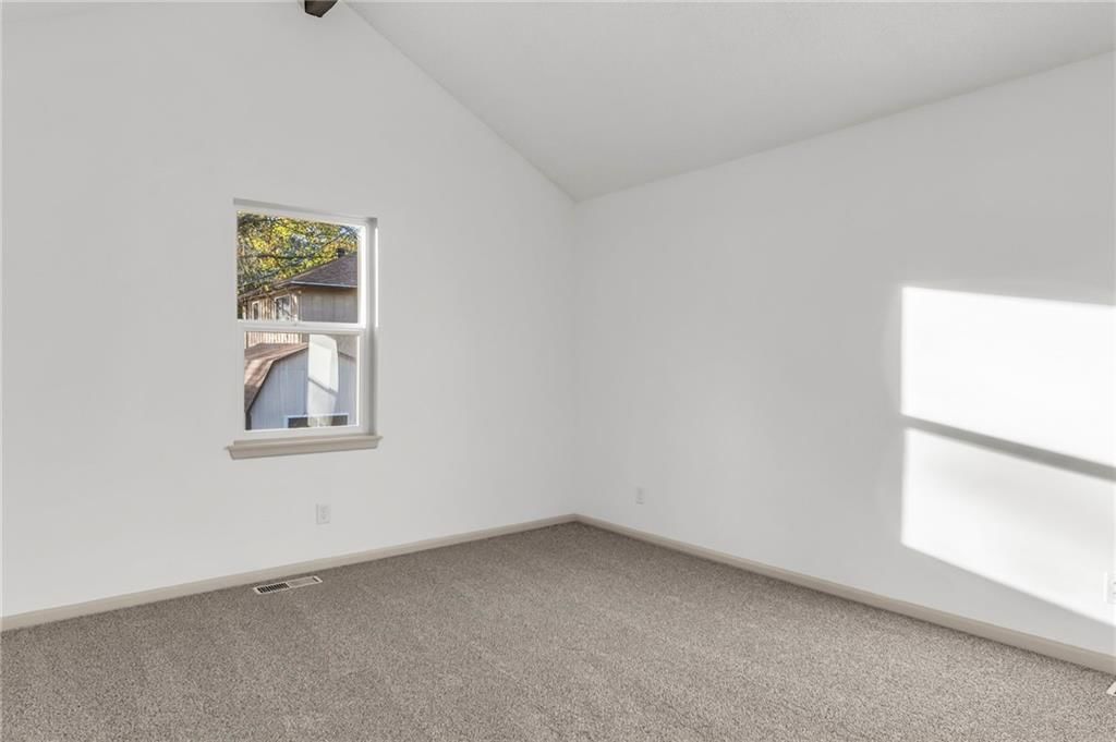 120 Brookridge Street — photo 17