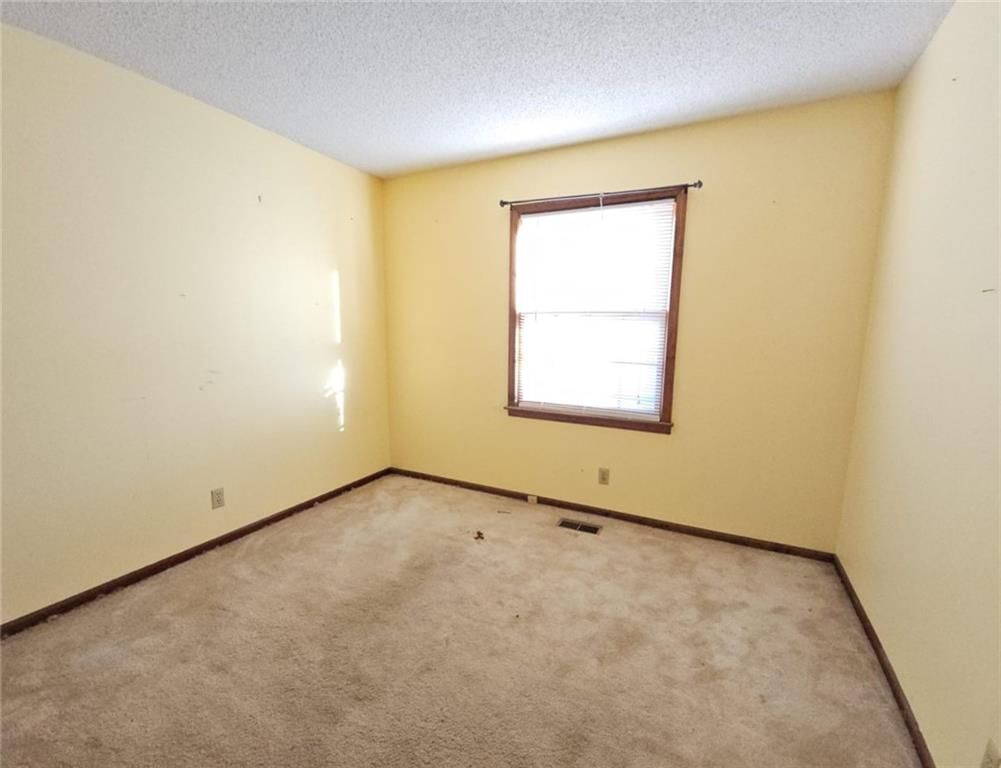 11208 Lowell Avenue — photo 16