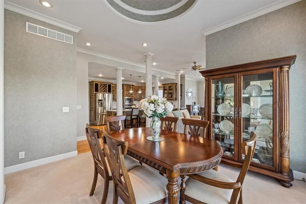 812 SW Lake Pines Drive — photo 16