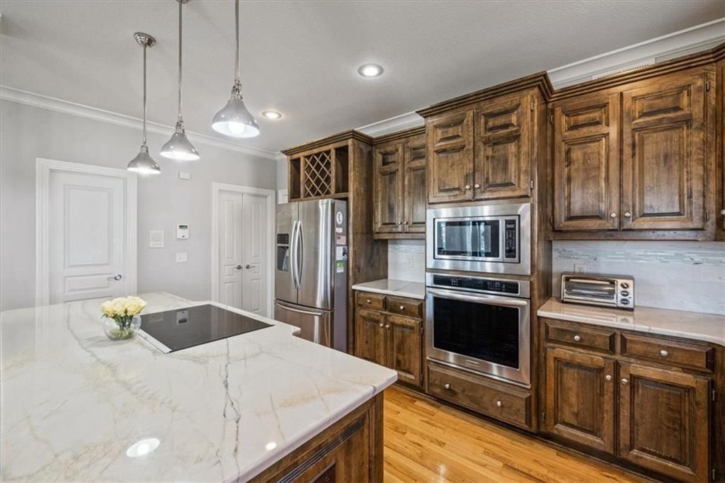 812 SW Lake Pines Drive — photo 17
