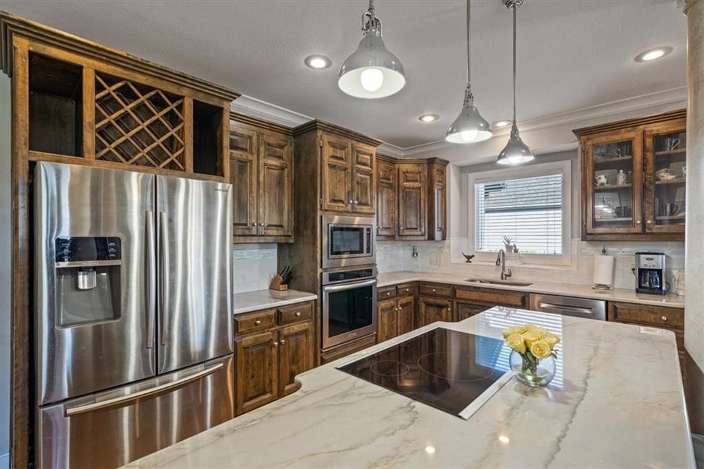 812 SW Lake Pines Drive — photo 18