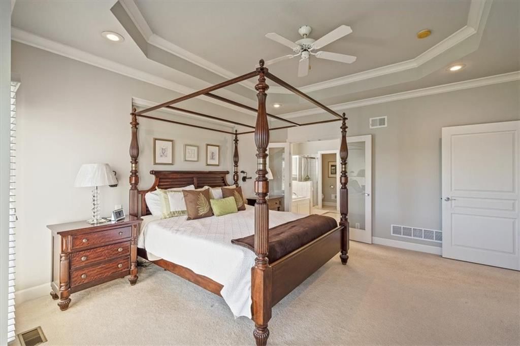 812 SW Lake Pines Drive — photo 28