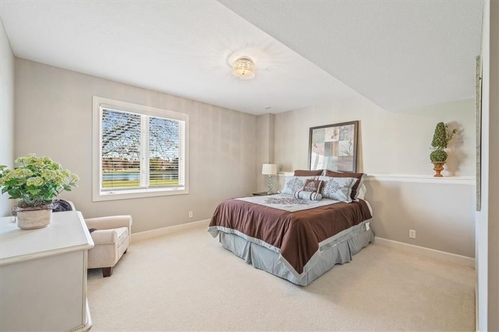 812 SW Lake Pines Drive — photo 33
