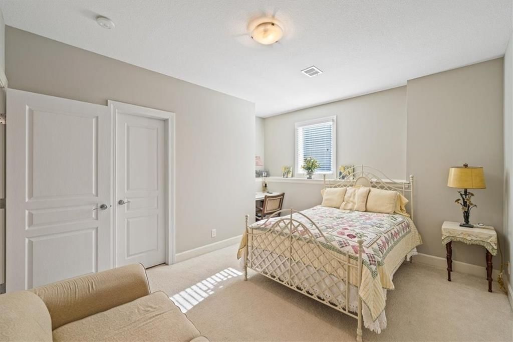 812 SW Lake Pines Drive — photo 36