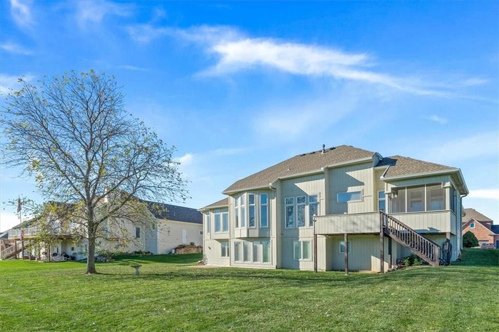 812 SW Lake Pines Drive — photo 51