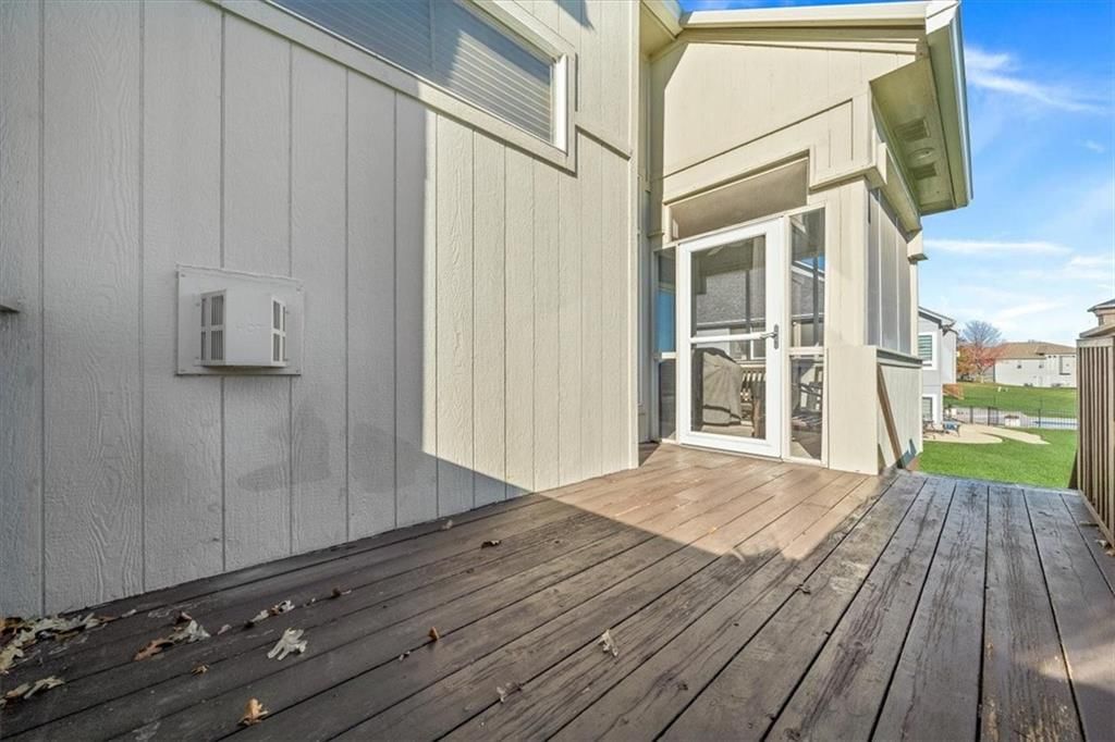 812 SW Lake Pines Drive — photo 55