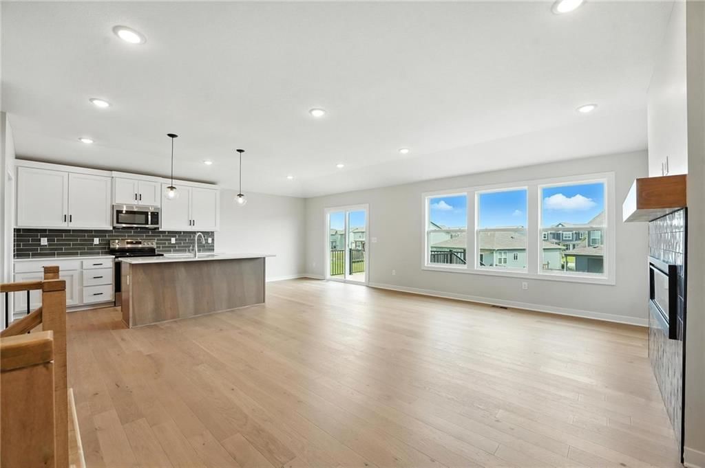 4421 SW Grindstone Circle — photo 2