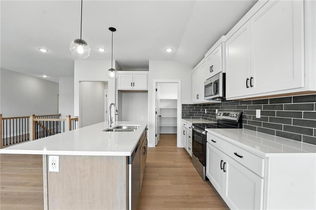 4421 SW Grindstone Circle — photo 5