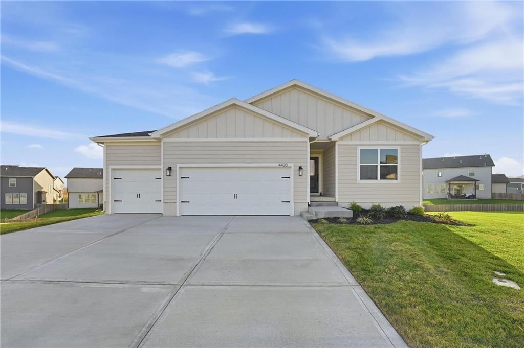 4420 SW Grindstone Circle, Lee's Summit, MO